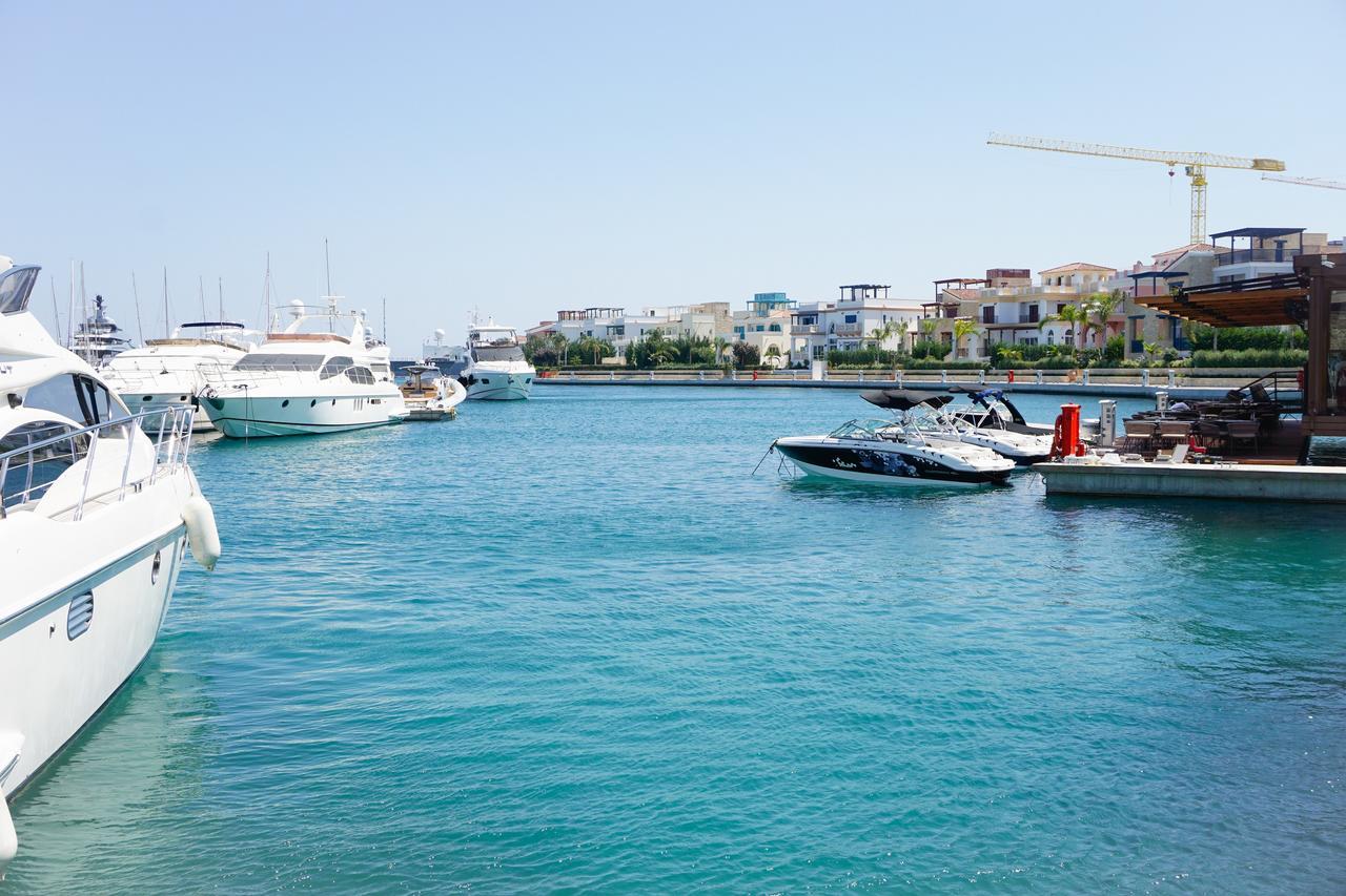 Limassol Marina Nereids D22 By Ezoria Villas エクステリア 写真